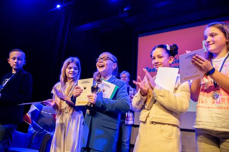 Dion en Vayèn winnaars Nationale Voorleeswedstrijd